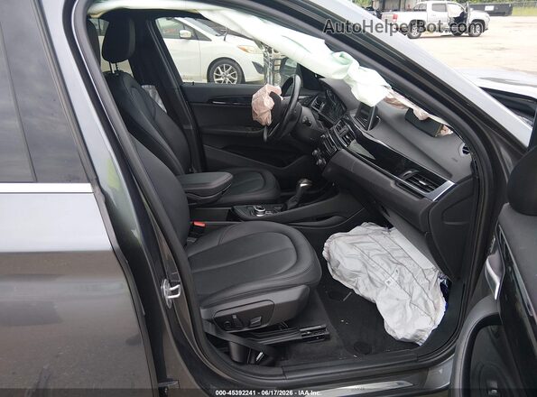WBXHU7C35H5H34188 2017 BMW X1 Gray Սալոնի դիմացի տեսք