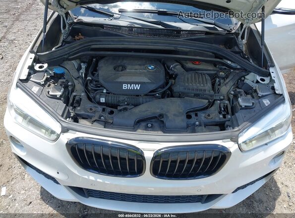WBXHU7C37J5H41987 2018 BMW X1 White უკანა ხედი