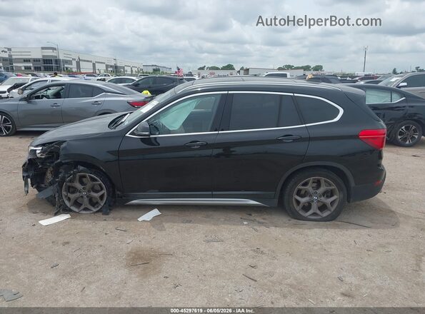WBXHU7C37J5L05931 2018 BMW X1 Black Սալոնի 360 աստիճան տեսք