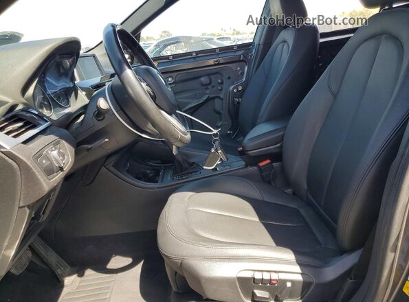 WBXHU7C39H5H34033 2017 BMW X1 Gray Սալոնի դիմացի տեսք