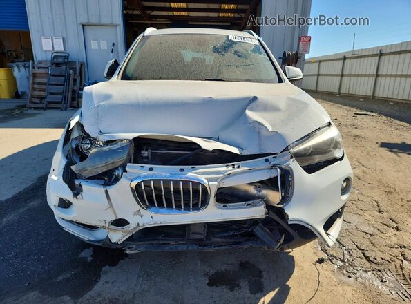 WBXHU7C39H5H36669 2017 BMW X1 White Widok z przodu