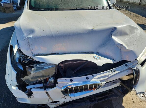 WBXHU7C39H5H36669 2017 BMW X1 White Widok wnętrza z tyłu