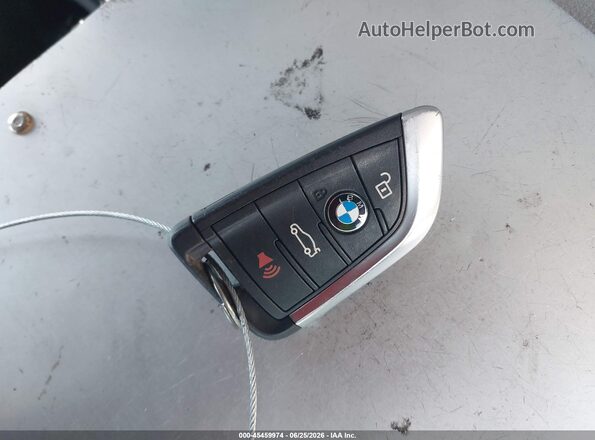 WBXHU7C39J5L08538 2018 BMW X1 Синий Вид панели приборов
