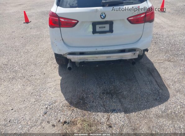 WBXHU7C3XJ5L04983 2018 BMW X1 White 