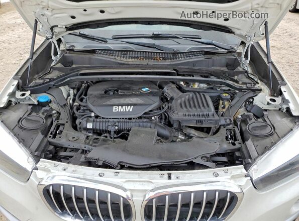 WBXHU7C55K3H44403 2019 BMW X1 White Widok komory silnika