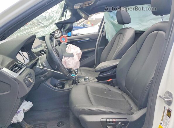WBXHU7C59K5L11202 2019 BMW X1 White Вид салону спереду