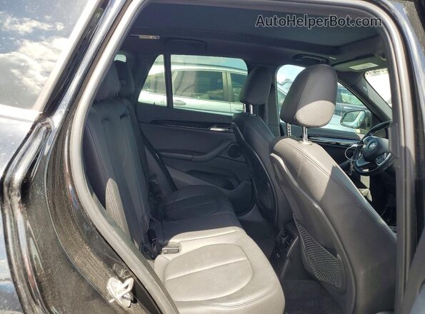 WBXJG7C00L5P29033 2020 BMW X1 Black უკანა სალონის ხედი