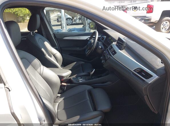 WBXJG7C02L5P85457 2020 BMW X1 White Vista interior delantera