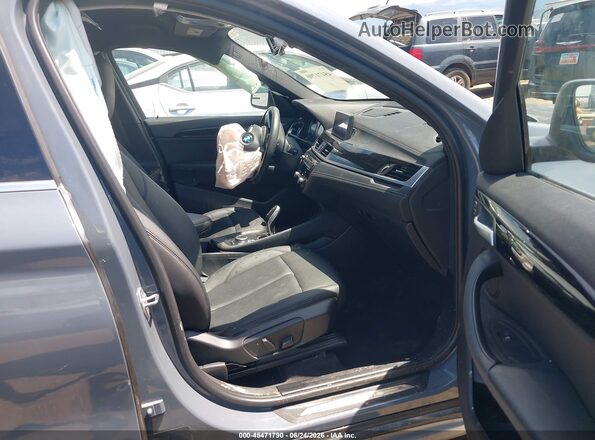 WBXJG7C02M5S56317 2021 BMW X1 Синий Вид салона спереди