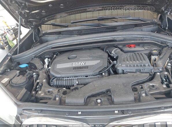 WBXJG7C03M5S26677 2021 BMW X1 Gray Вид ззаду