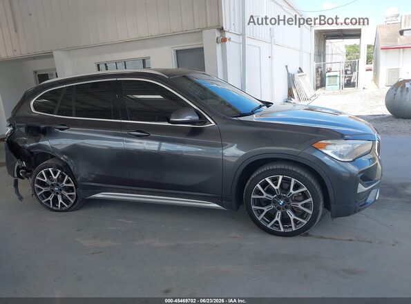WBXJG7C03M5S26677 2021 BMW X1 Gray Вид задньої частини салону