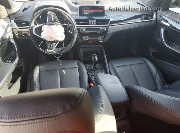 WBXJG7C06L5R36638 2020 BMW X1 Blue Առջևի վահանակի տեսք