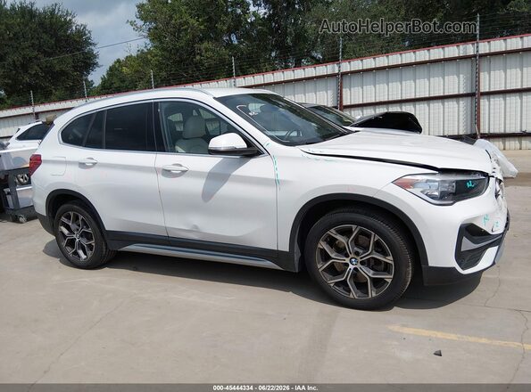 WBXJG7C07M3M65581 2021 BMW X1 White უკანა სალონის ხედი
