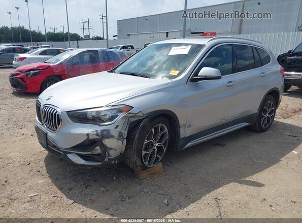 WBXJG7C08L5R93746 2020 BMW X1 Серебряный Передняя левая четверть