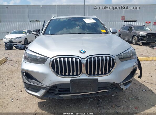 WBXJG7C08L5R93746 2020 BMW X1 Серебряный Вид щитка приборов