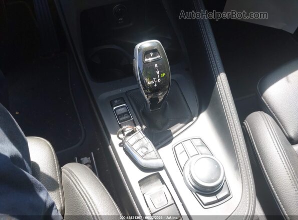 WBXJG7C09M5S53575 2021 BMW X1 Gray Առջևի վահանակի տեսք