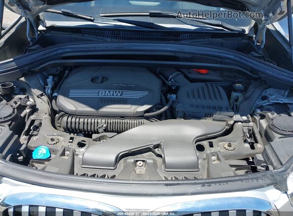 WBXJG7C09M5S82073 2021 BMW X1 Серебряный Вид сзади