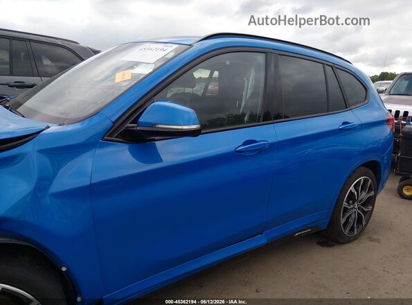 WBXJG9C01M5T65959 2021 BMW X1 Blue Vista interior de 360 grados