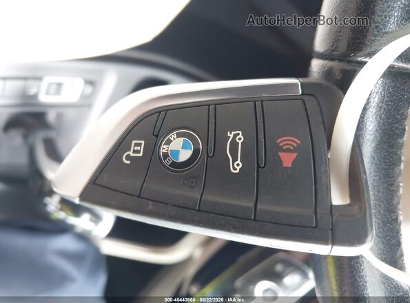 WBXJG9C02L5P70419 2020 BMW X1 Серый Вид панели приборов