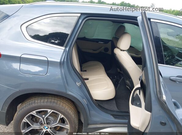 WBXJG9C02L5P70419 2020 BMW X1 Серый Вид наклейки с VIN-кодом