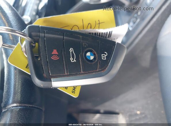 WBXJG9C02L5R84939 2020 BMW X1 White Dashboard view