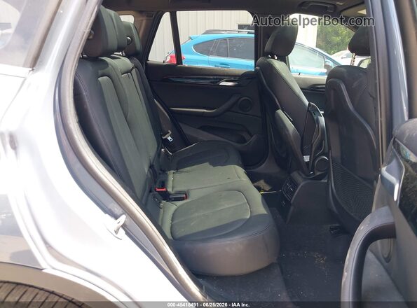 WBXJG9C07M5S06363 2021 BMW X1 Blue VIN կոդի պիտակի տեսք