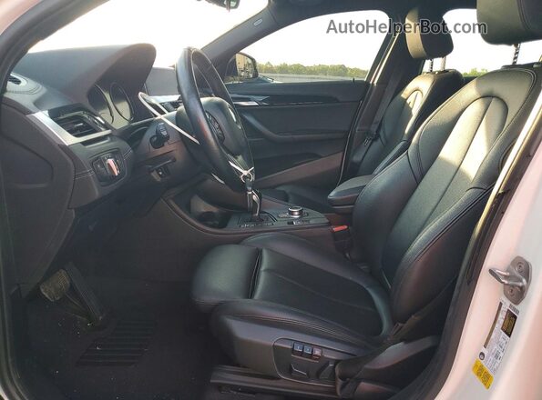 WBXYH9C07L5P36097 2020 BMW X2 Белый Вид салона спереди