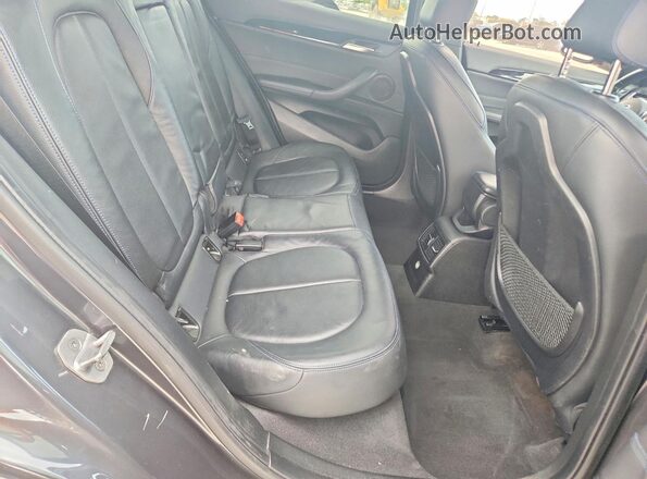 WBXYJ3C34JEJ75754 2018 BMW X2 Gray უკანა სალონის ხედი