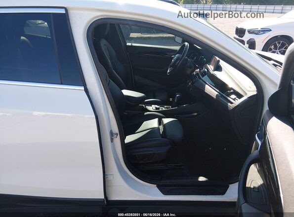 WBXYJ3C35JEP76283 2018 BMW X2 White Սալոնի դիմացի տեսք
