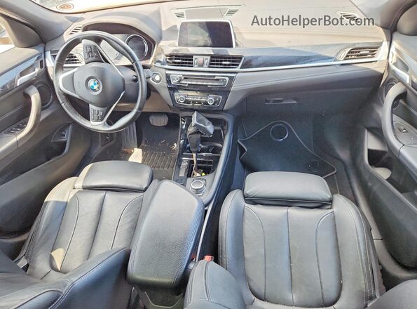WBXYJ3C37JEB37857 2018 BMW X2 Gold Dashboard view