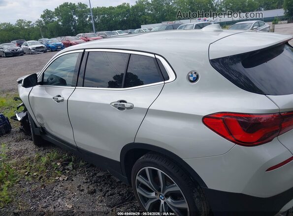 WBXYJ3C39JEP75797 2018 BMW X2 White Vista interior de 360 grados