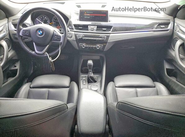 WBXYJ3C59KEP77150 2019 BMW X2 White Widok deski rozdzielczej
