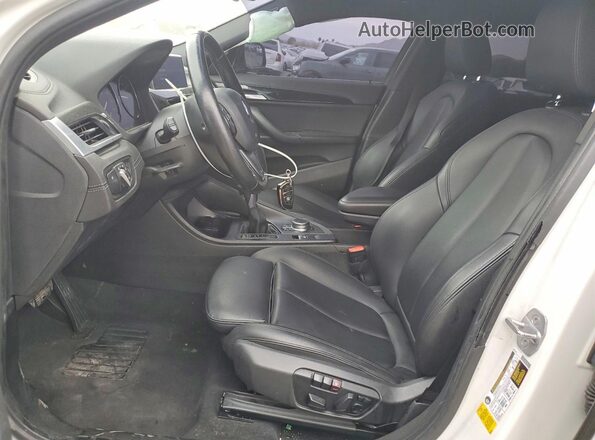 WBXYJ3C59KEP77150 2019 BMW X2 White Widok wnętrza z przodu