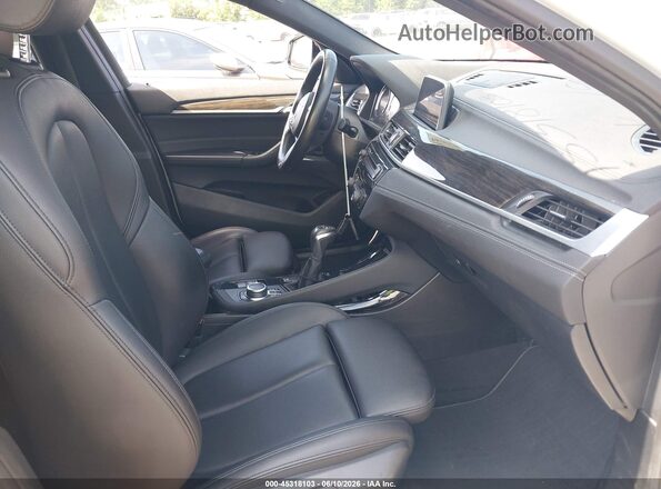 WBXYJ5C36JEF76995 2018 BMW X2 White Vista interior delantera
