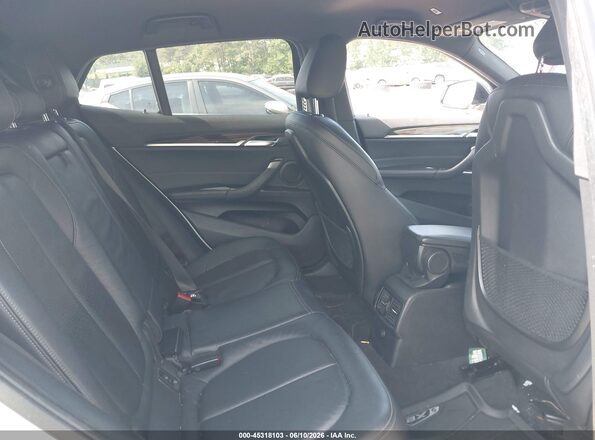 WBXYJ5C36JEF76995 2018 BMW X2 White Vista de la etiqueta del VIN