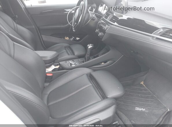 WBXYJ5C53K5N31044 2019 BMW X2 White Widok wnętrza z przodu
