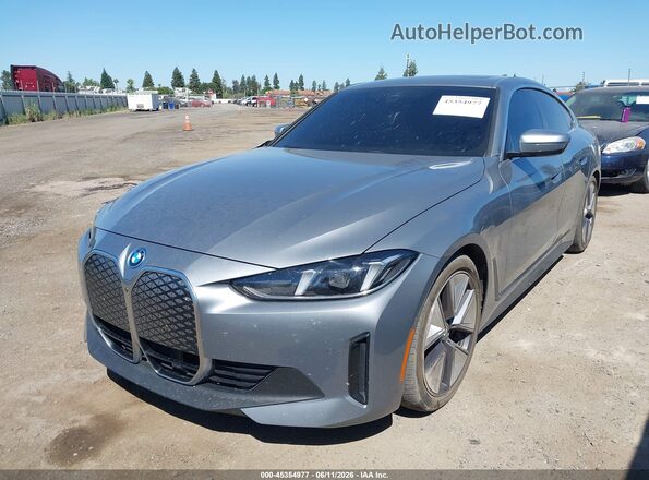 WBY23HD05SFU11479 2025 BMW I4 Gray Առջևի ձախ երեք քառորդ տեսարան