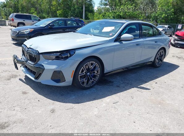 WBY33FK05RCR50157 2024 BMW OTHER Gray Vista tres cuartos delantera izquierda
