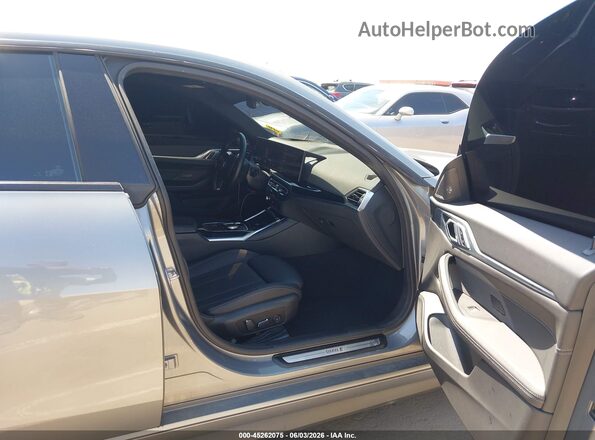 WBY43AW00RFS66259 2024 BMW I4 Gray Вид салону спереду