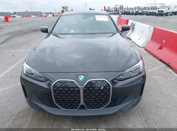 WBY43AW01RFT37730 2024 BMW I4 Black Սարքավորումների վահանակի տեսք