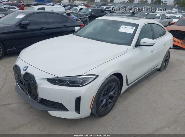 WBY43AW06RFS97242 2024 BMW I4 White Առջևի ձախ երեք քառորդ տեսարան