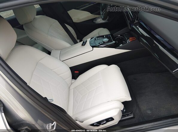 WBY43FK09RCP76825 2024 BMW OTHER Gray Front interior view