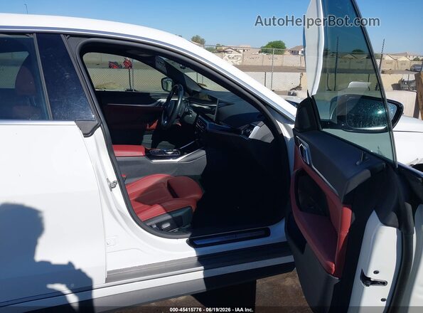 WBY73AW04PFR01378 2023 BMW I4 White Вид салону спереду