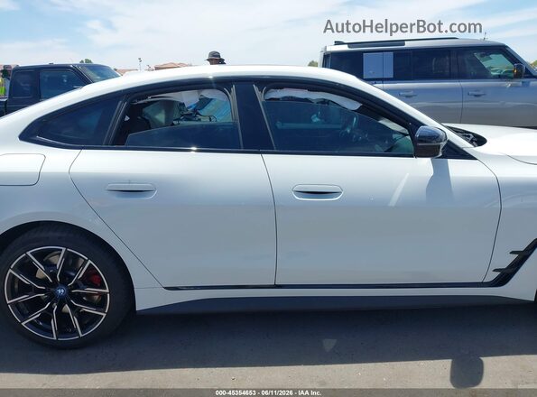 WBY73AW08RFS33006 2024 BMW I4 White Widok wnętrza z tyłu