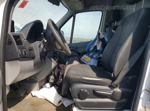WD3FE8CD0GP251251 2016 MERCEDES-BENZ SPRINTER White Front interior view