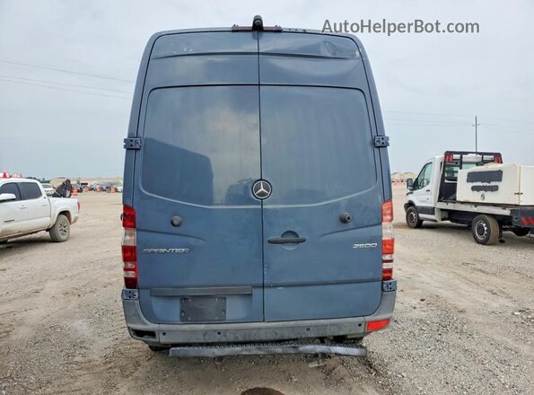 WD3PE7CD3JP622442 2018 MERCEDES-BENZ SPRINTER Blue Вид ззаду