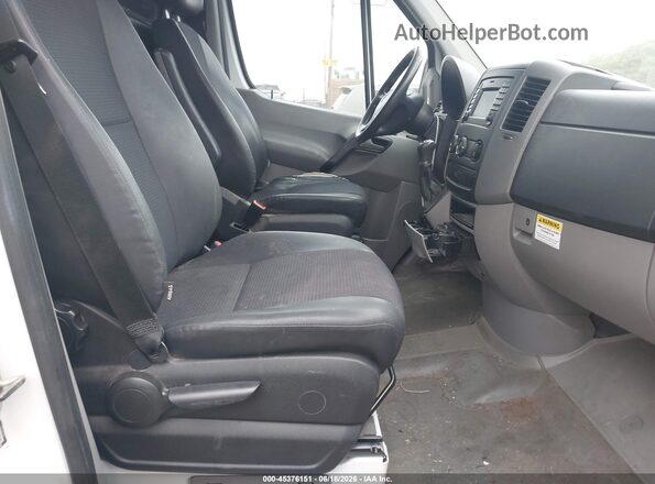 WD3PE7DD5GP228738 2016 MERCEDES-BENZ SPRINTER White Вид салону спереду