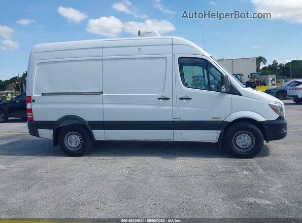 WD3PE7DD9GP177857 2016 MERCEDES-BENZ SPRINTER White Вид задньої частини салону
