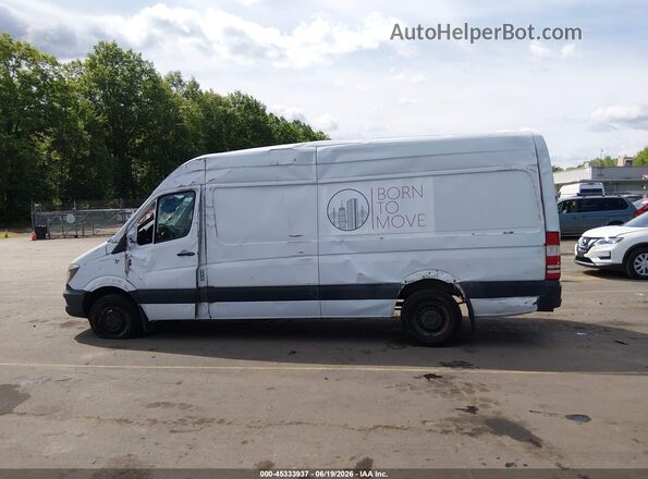 WD3PE8CD7HP529651 2017 MERCEDES-BENZ SPRINTER White Widok wnętrza z tyłu