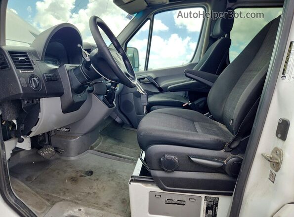 WD3PE8CD7HP559099 2017 MERCEDES-BENZ SPRINTER Белый Вид салона спереди